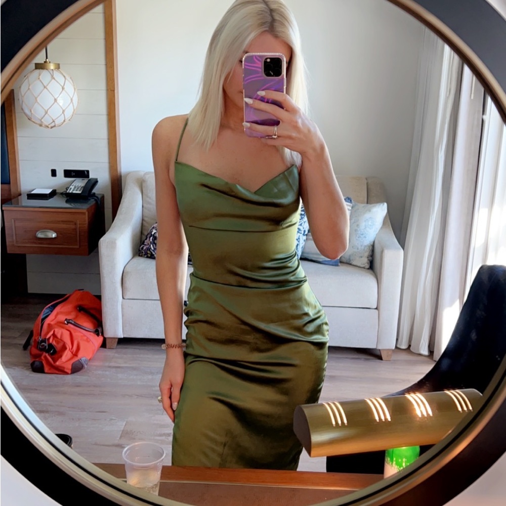 Winter Green Silky Midi Revolve Dress. Worn Once 💚